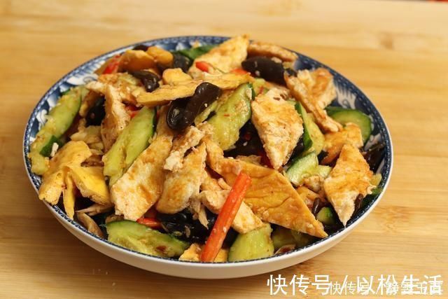 做法|鸡蛋不要炒着吃了，大厨教你不外传的做法，比大鱼大肉受欢迎