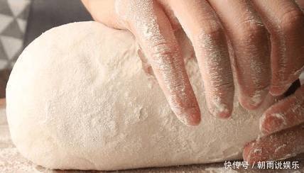 蒸馒头加入这一步骤，蒸出又白又松软的大馒头，一学就会！