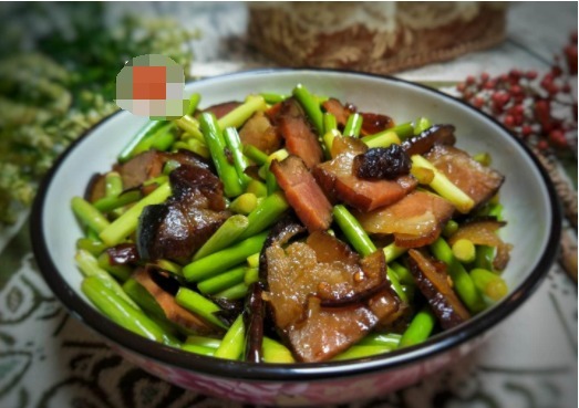 饭店最火的家常菜,10块钱不到,两三下就炒好,家人吃过都说好!