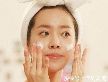 祛斑|48岁阿姨利用厨房里的玩意,每天用来擦脸,3天祛斑美白紧致肌肤