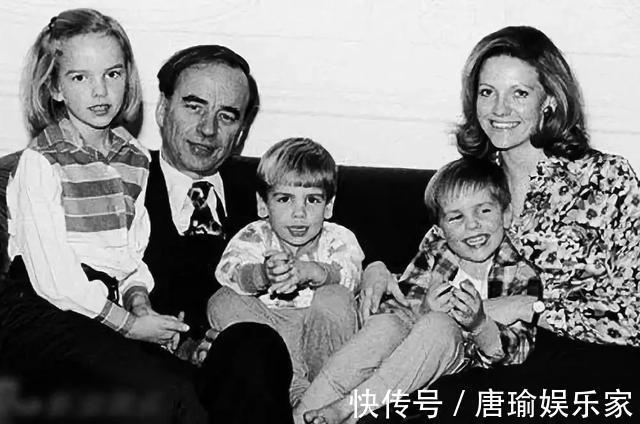 邓文迪$与默多克交往细节曝光!邓文迪的人生,到底值不值得羡慕