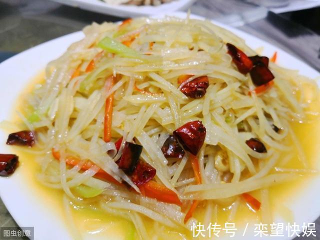 炒土豆丝|炒土豆丝时,只用清水浸泡就错了!多加这一步,出锅后酸脆又可口