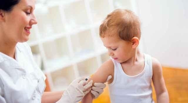 咳嗽期|宝宝咳嗽时千万别给他吃这个,不但无效,还越咳越厉害!