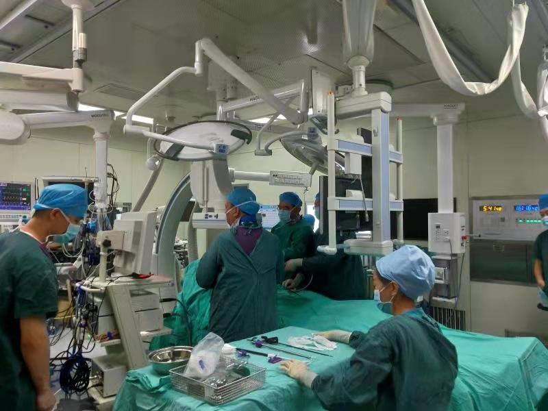 胆道|肚子疼就挺一挺，76岁阿姨挺“出事”了