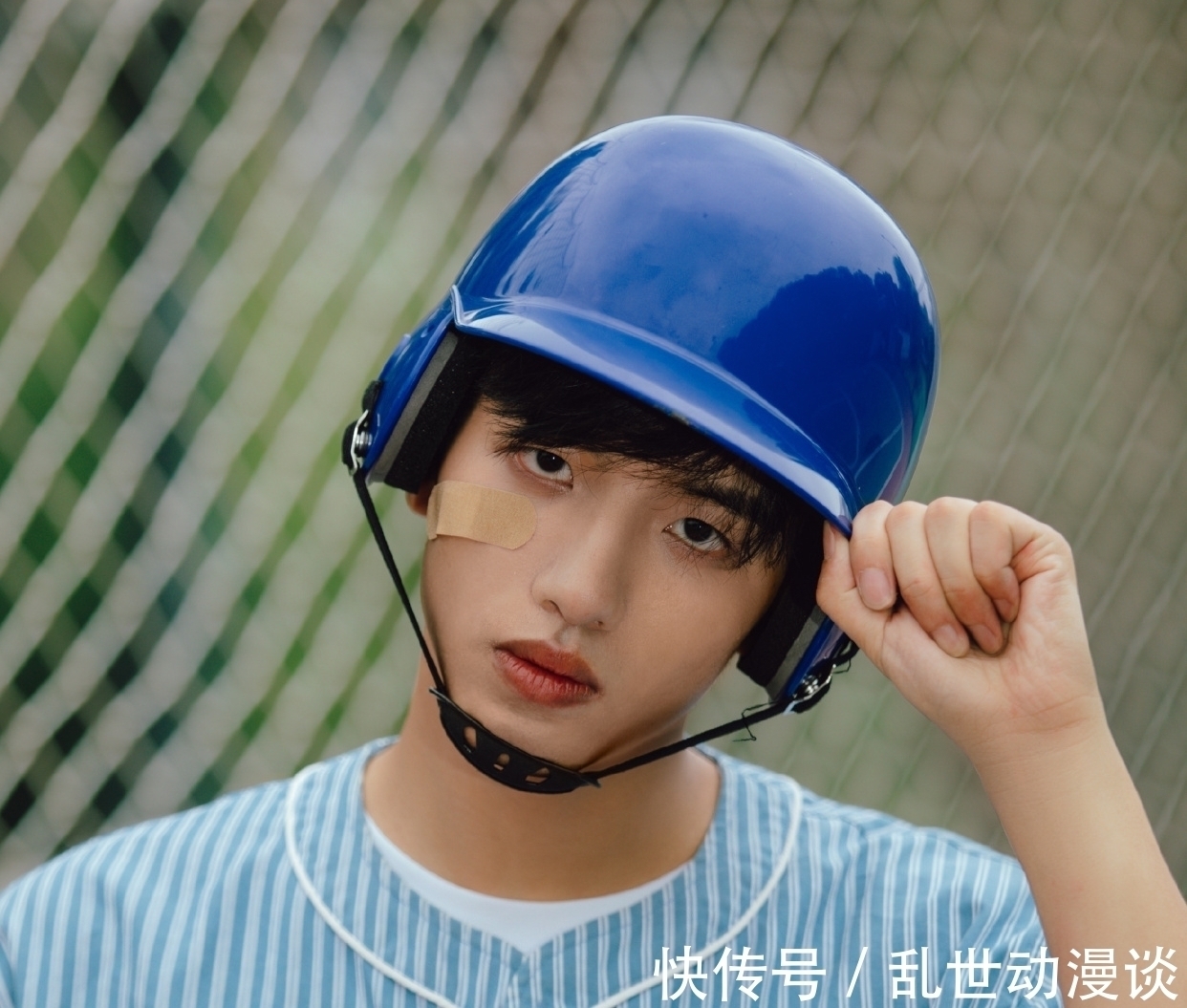 背着女友参加恋爱综艺，吃尽cp福利的素人嘉宾，戏里戏外都在演？