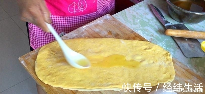 鸡蛋灌饼|一碗面粉,1个鸡蛋,做出最独特面食,3锅不够吃,比馒头好吃10倍