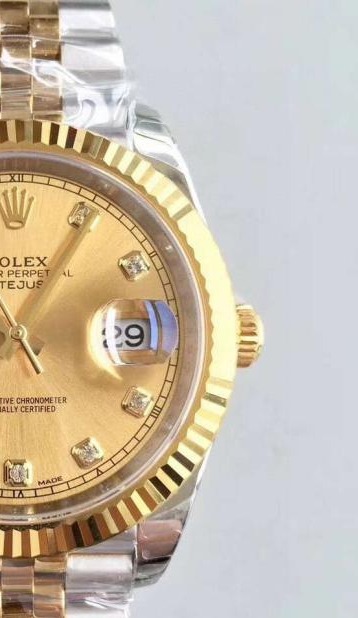 给你十万块！这四款名表选一款带走，不能反悔！你会选择那一块