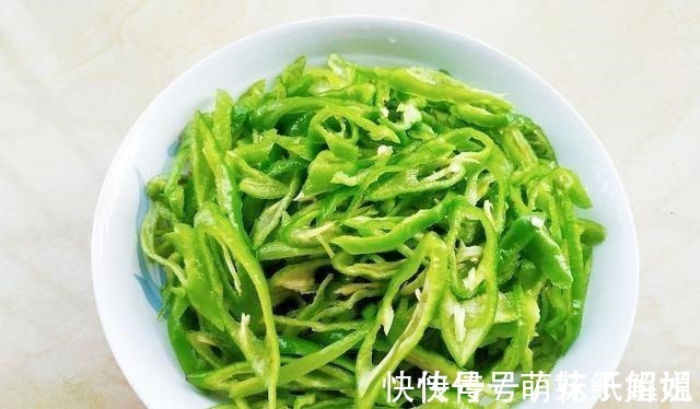 大厨|辣椒炒鸡蛋怎么做好吃第一步不是放油,按照3步走,堪比大厨!