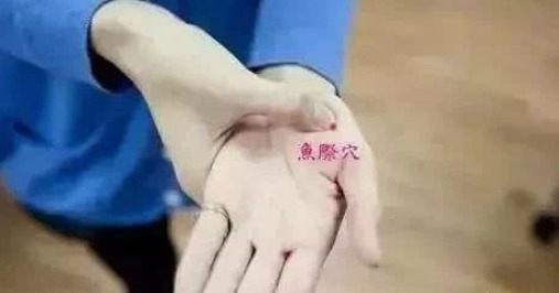 失眠|火在肺里鼻炎，火在肝里失眠，火在胃里口臭，一招降火效果好！