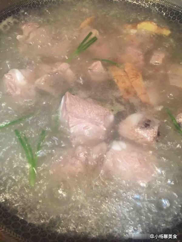 好喝|排骨汤怎么炖最好喝?只需学会此家常做法,每顿多喝两碗汤