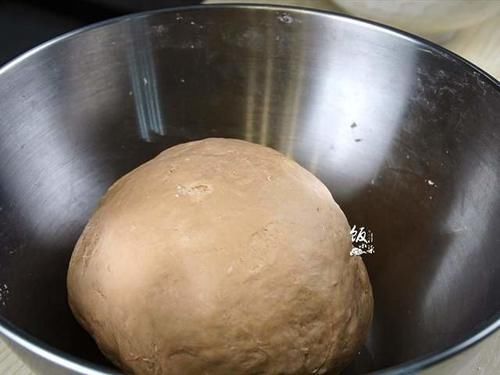 好吃|家里有面粉，试试这样做，比包子简单，好吃又健康，当早餐更营养