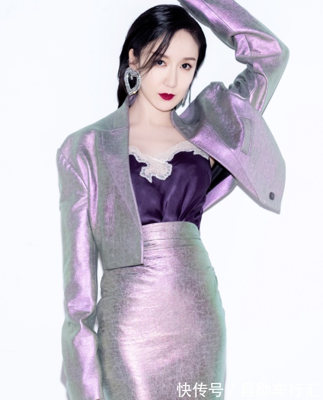 裙子|“胡一菲”裙子是史上最紧的吧?本以为驾驭不了,不料穿出漫画腰