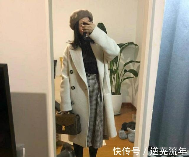 衣服 冬天适合简约有气质的穿搭，稳重又有韵味，适合现在的你！