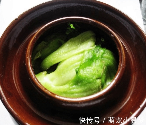 腌酸菜，放盐是大错！教你老方法，3天就腌好，1年不坏，比买的香