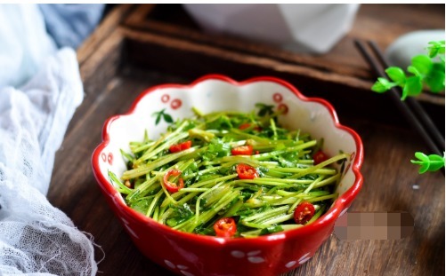 我家|我家过年必吃的一道凉拌菜,一切一拌2分钟做好,开胃下饭解油腻