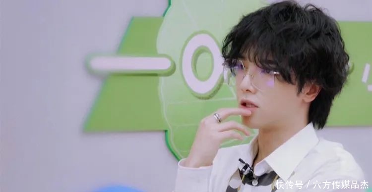 致敬经典何必总拿来比较,华晨宇的《杀破狼》也有自己的味道