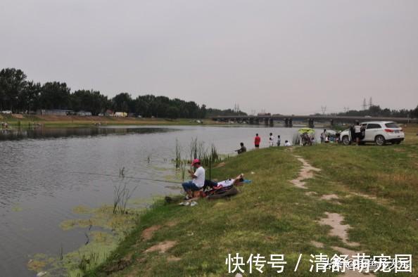 竖起|将钓鱼人赶走，还是留在水边？山东的做法让钓友竖起大拇指