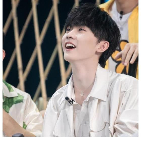 马嘉祺|《夏日少年派》马嘉祺出现很意外，首位女嘉宾登场，网友反倒淡定