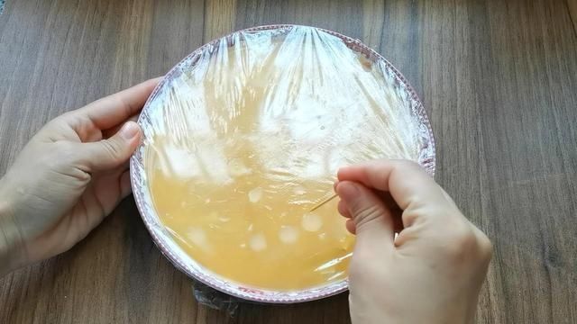 老少|虾仁豆腐蒸鸡蛋，再配上西红柿酱，好吃又营养，老少都爱的下饭菜