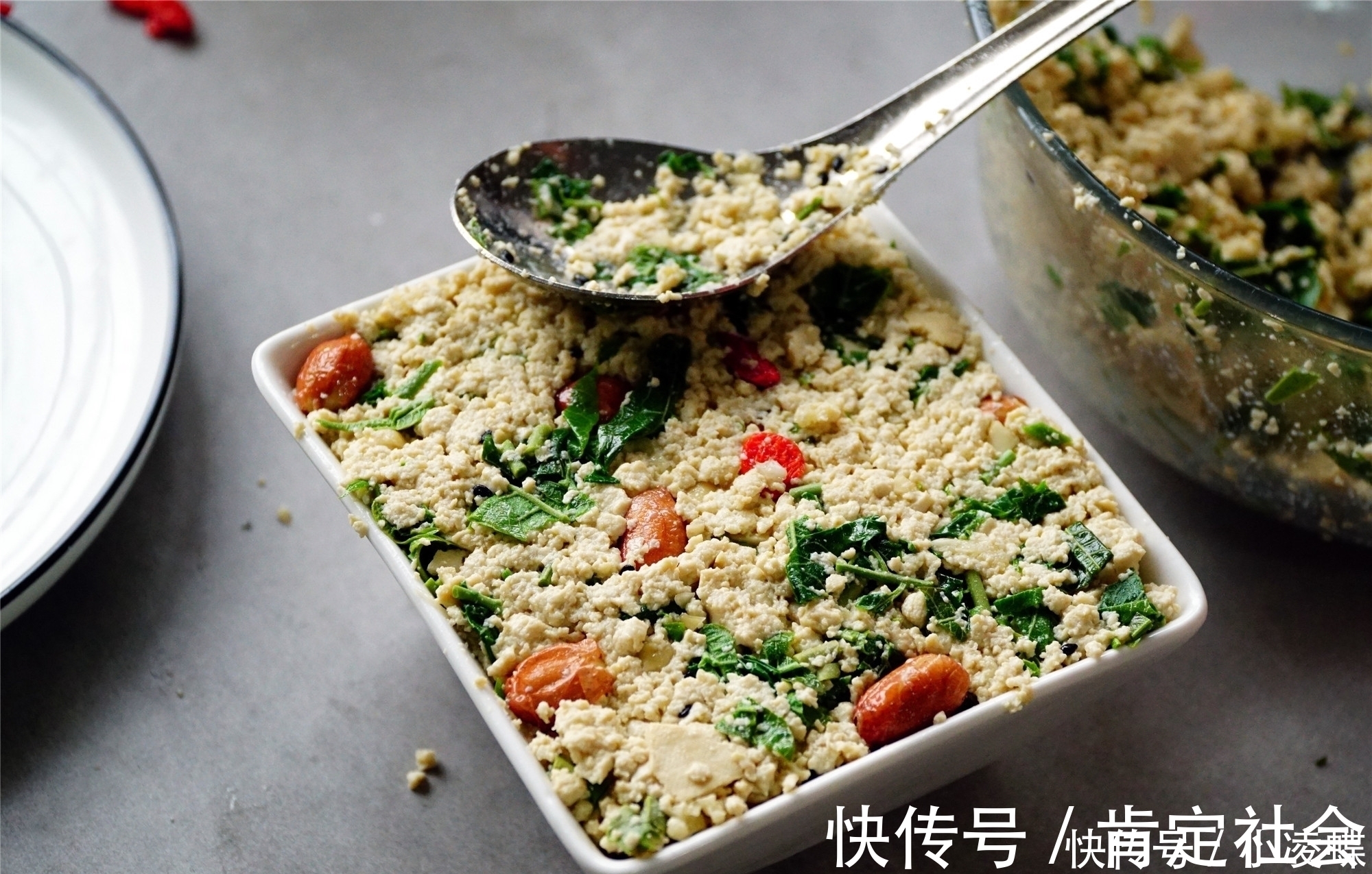 芝麻油|天热了，豆腐的最佳吃法，不煮不炒，压成泥就上桌，清爽开胃