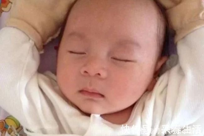 技能|宝宝有点“笨”家长别急,婴儿在6个月前学会简单技能,就算达标