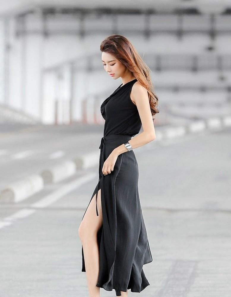 简单|黑色长裙飘逸显神采,好身材简单搭配也显得好看