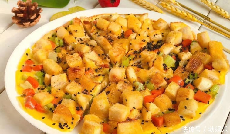 家里吃剩下的菜,改做成中国披萨,孩子吃一口停不下来