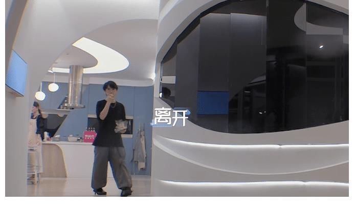 陳思銘|心動的信號4：男4表現(xiàn)欲太強，素質(zhì)堪憂，居然坐在桌子上吃飯！