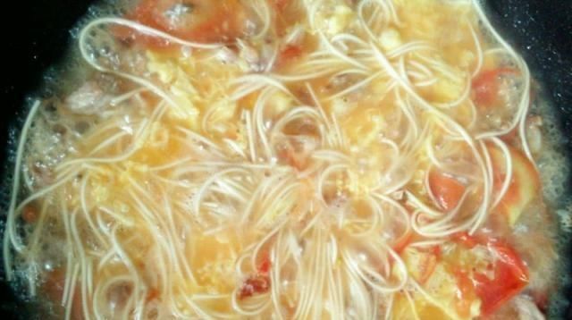 做西红柿打卤面记住这几个步骤，我们自己在家也可以当“大厨”