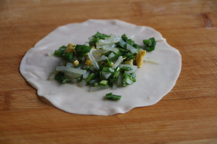 懒人|一把韭菜5斤饺子皮,做懒人早餐,比韭菜盒子好吃,一口气吃10个