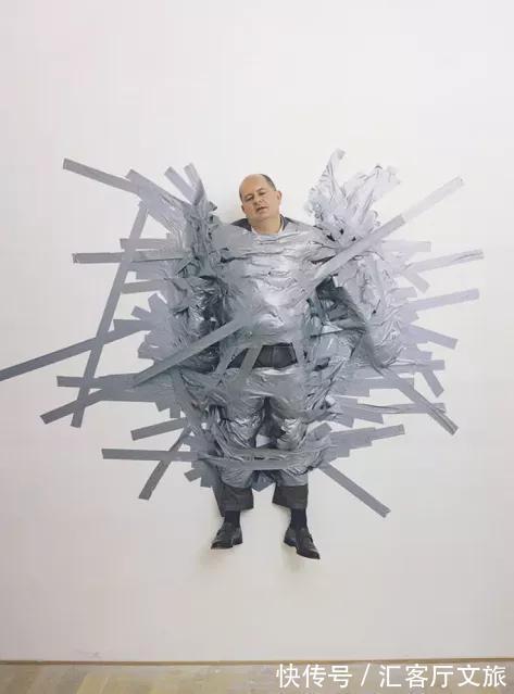 金马桶!三根香蕉卖到上百万?网友:这位国宝级艺术家太牛了!