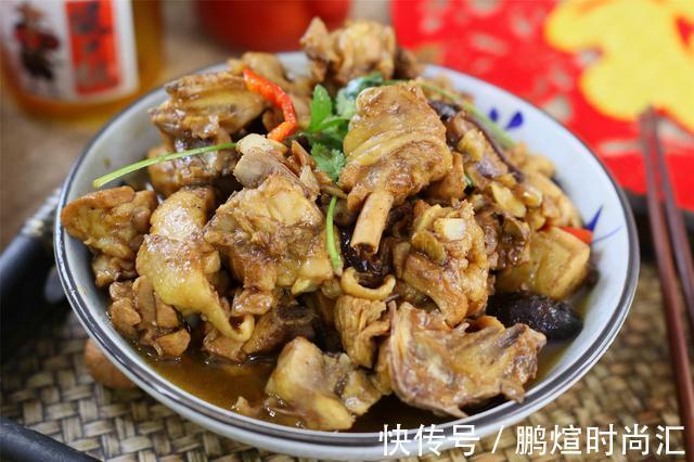 生炒鸡|小时候常吃的“生炒鸡”会做了!省事好吃,鸡肉里外都香,吃不够