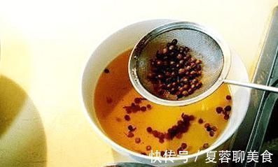 做饺子馅，这2样调料记得放，饺子鲜香美味还多汁儿，营养又好吃