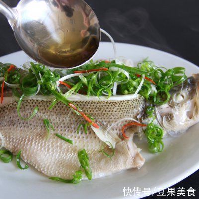 鲈鱼|#我为奥运出食力# 清蒸鲈鱼,鱼肉鲜美嫩滑的秘密