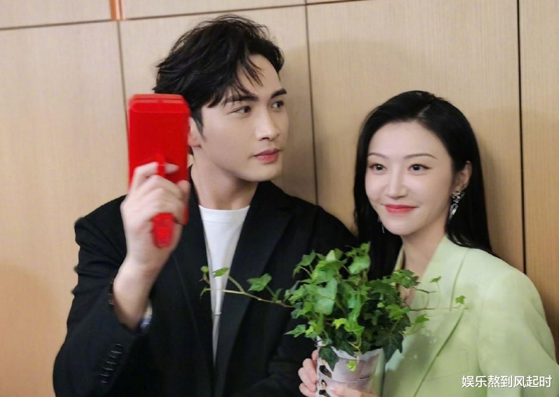 袁冰妍拉踩成毅？曝其利用龚俊努力营业话题，影射昔日cp的冷漠