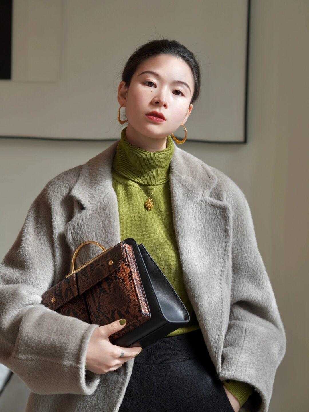 浅色系 求你别穿羽绒服了,大衣才是今年的必备品,优雅显气质