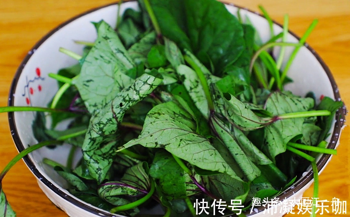 一日三餐|这菜营养极高，很多人只吃叶子，其实茎才是“王者”，不懂可惜了