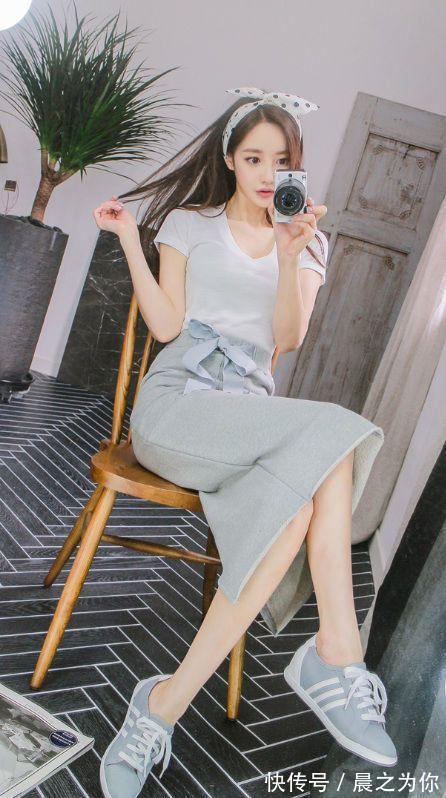 百搭 美女穿搭紧身裙凸显不一样的时髦,让你的气质尽情绽放!