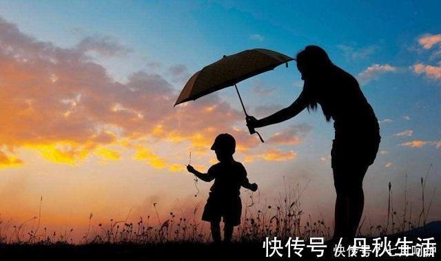 父母|一个考99却很难过,一个刚及格还笑得开心,一家俩孩子咋差这么大