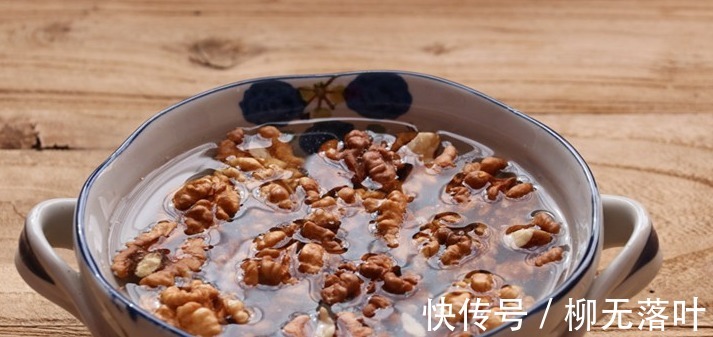 冬天，核桃和醋是绝配，坚持每周吃3回，很多人不知道有啥用！