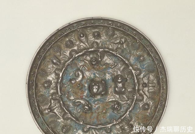 正面|博物馆里展出的古铜镜,为什么展出的都是背面