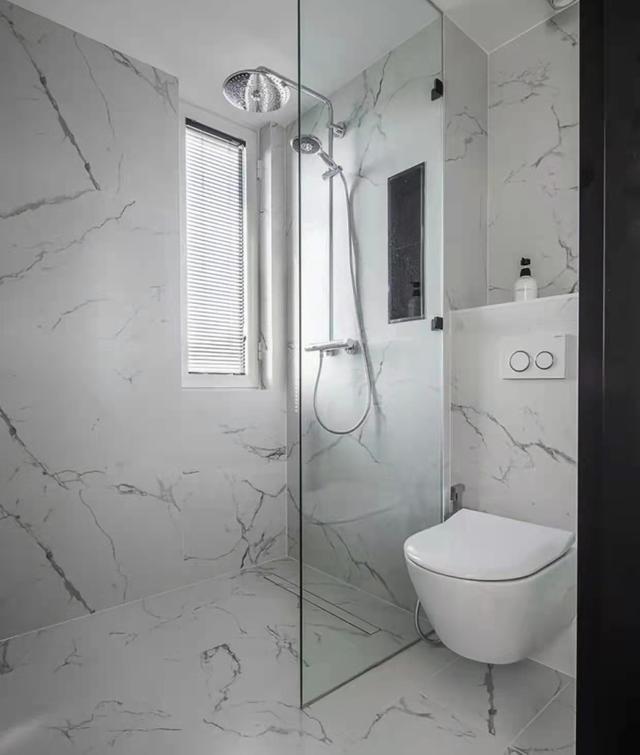 马桶|等我有钱了，卫生间绝不装洗手池！瞧我闺蜜这样“装”，真有才