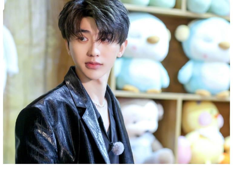 合作|《跑男》不再是唯一綜藝，網(wǎng)傳蔡徐坤與何炅合作，新節(jié)目大家很熟