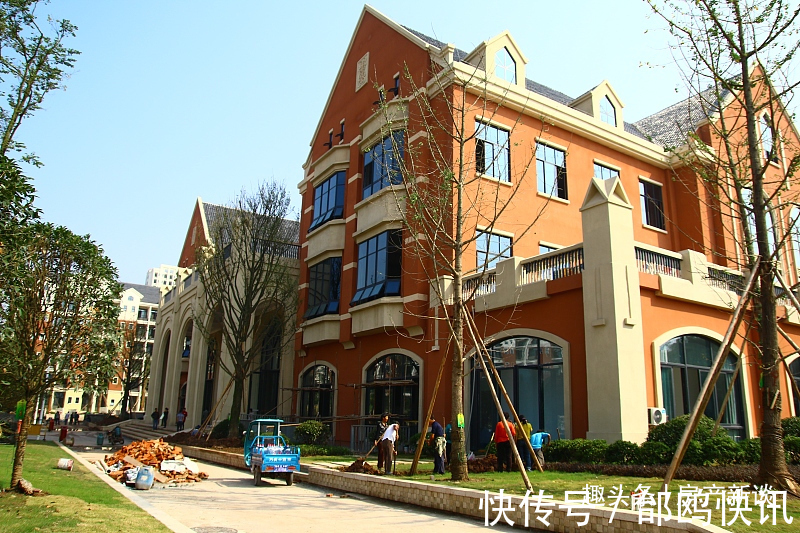 高层住宅|两梯四户的高层正在慢慢被“抛弃”建筑学家坦言存在3大硬伤