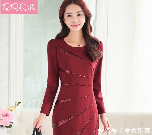 建议70后女人:咬咬牙拿下这“玫红冬裙”,穿出与众不同