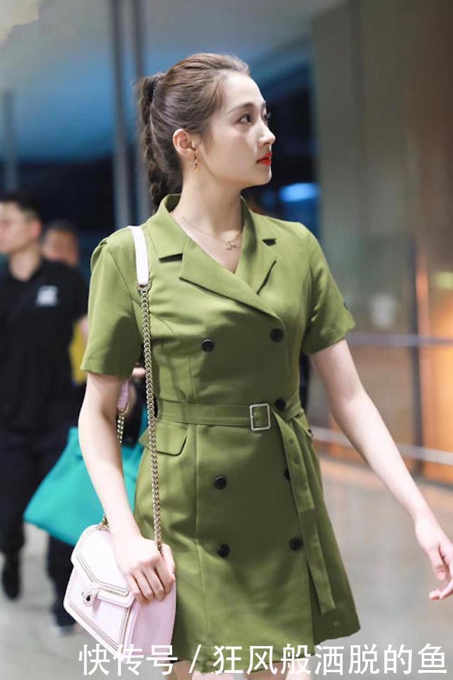 真正有品位的女人，入秋已经穿上了“西装裙”，挡不住的知性范儿