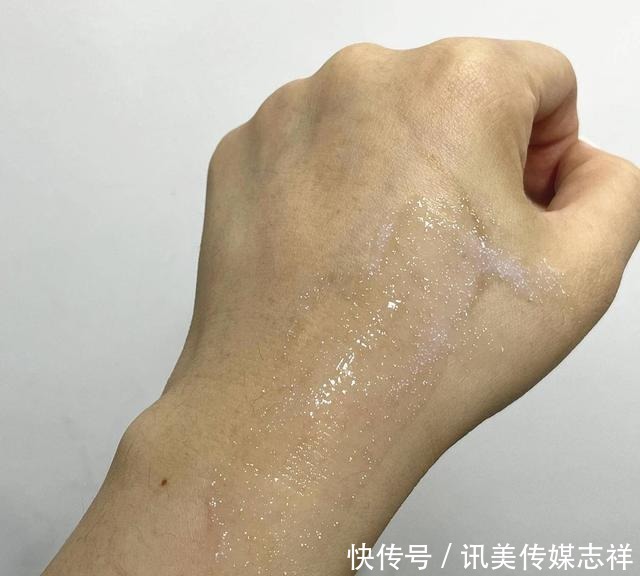 买了裙子,但是鸡皮还没解决!有啥办法缓解鸡皮肤?