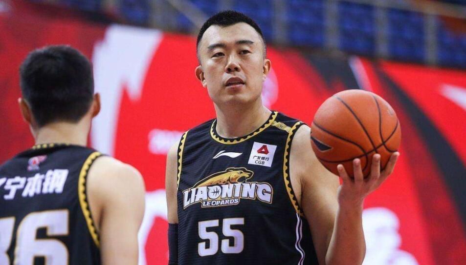 韩德君|韩德君7分钟3犯,莫兰德挺身而出,12分12个篮板终于体现最大价值