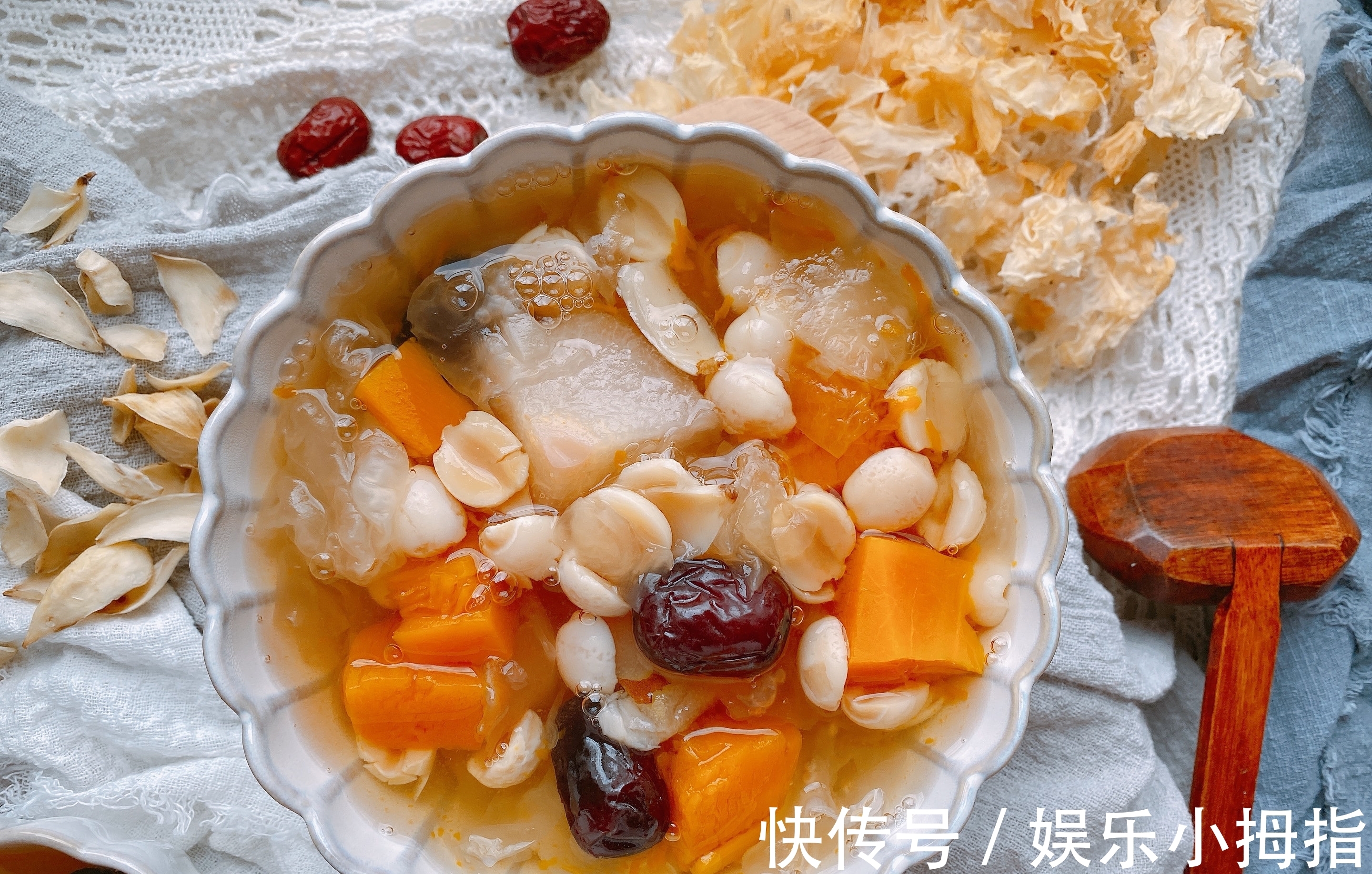 莲子芯|入秋后天气干燥,试试“4白1黄”的甜汤,止咳润肺,跟秋燥说拜拜