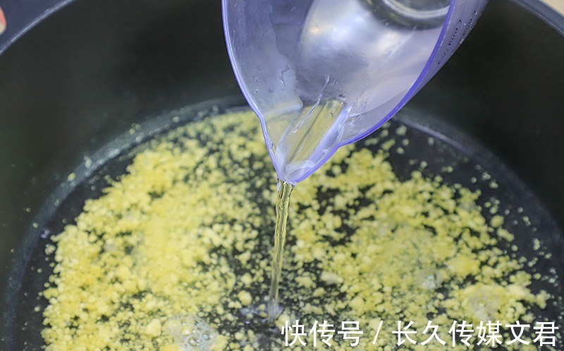 鲜虾|不加一粒盐，儿子抢着吃光光！荤素搭配，不仅补水还双重补钙